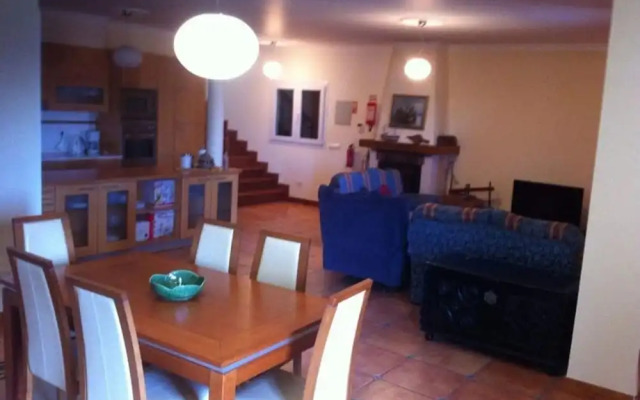 P Delgada 3-bed House, Sleeps 6, Parking & Seaview