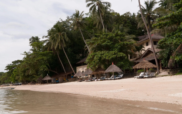 Easy Diving and Beach Resort