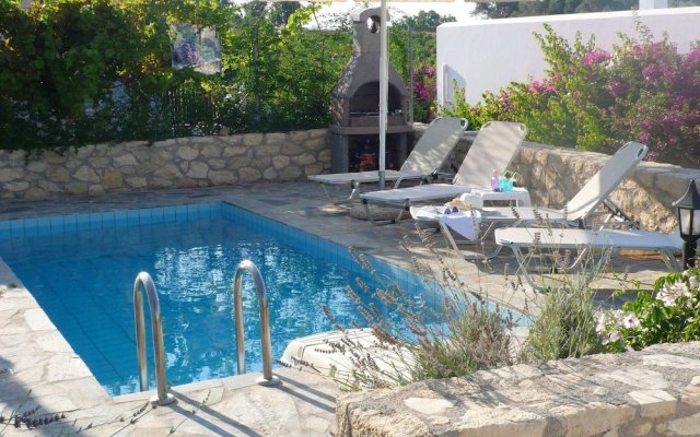 Stylish Villa in Loutra with Private Pool & Garden near Sea Beach