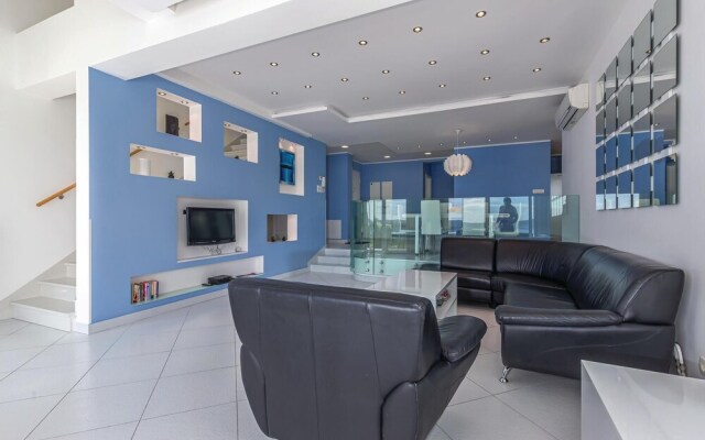 Stunning Home in Crikvenica With Wifi and 4 Bedrooms