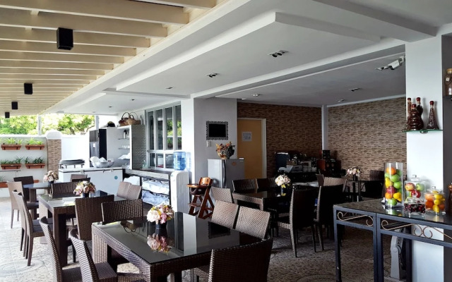 Splash Suites Hotel Tagaytay