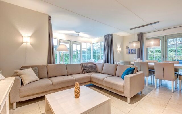 Restyled Thatched Villa Near the Sea in Cosy Domburg