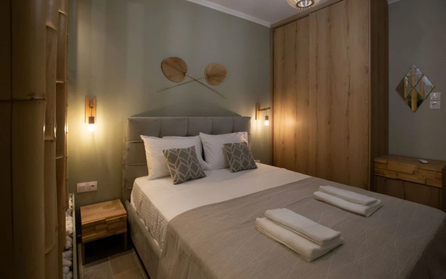 Waikiki Studio in the center by GHH