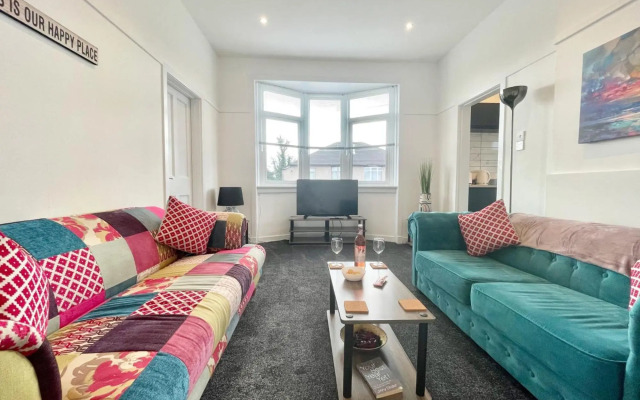 3 bed apartment in Glasgow