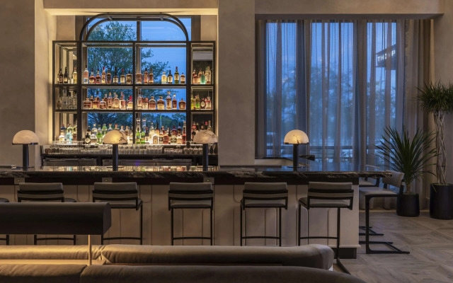 Thompson Savannah, by Hyatt