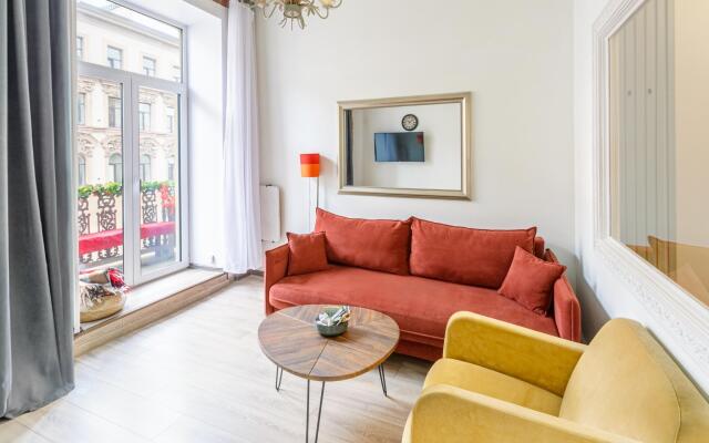 SeApart. На Большом 13 (бывш. Апартаменты на Большом проспекте Петроградской Стороны)