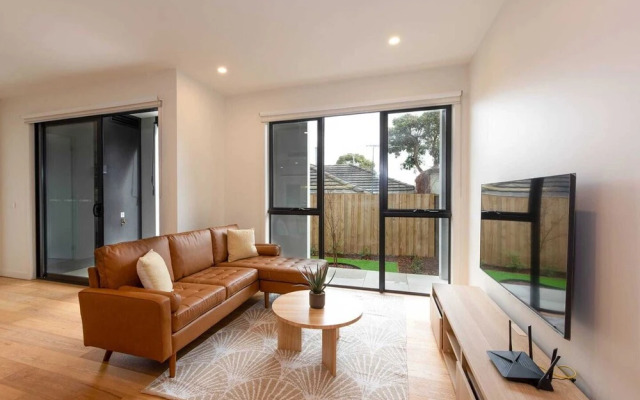Stylish 3 Bedroom With Free Parking