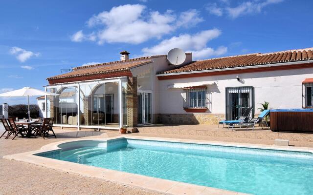 Spacious Villa with Hot Tub in Arenas