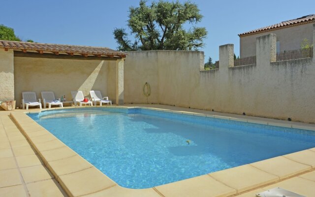Beautiful Villa in Flaux With Swimming Pool