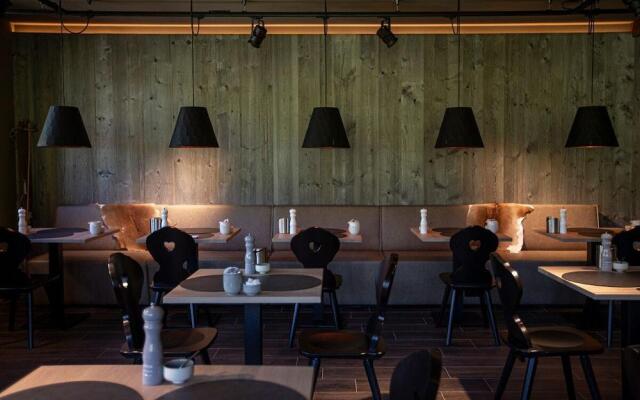AlpenParks Hotel & Apartment Arlberg Warth