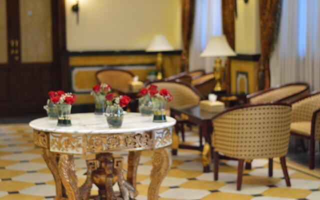 Golden Hotel