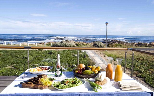 138 Marine Beachfront Guesthouse