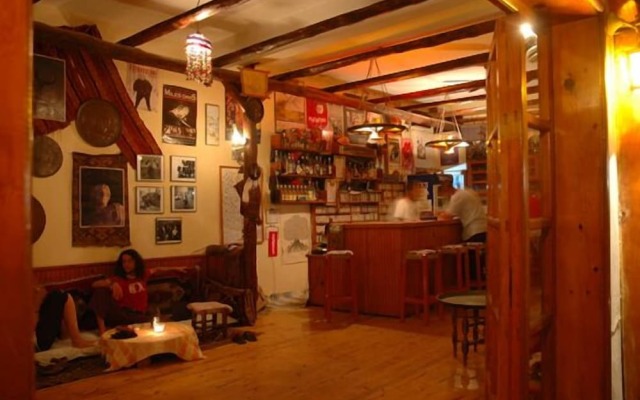 Medusa Bar & Camping - Hostel