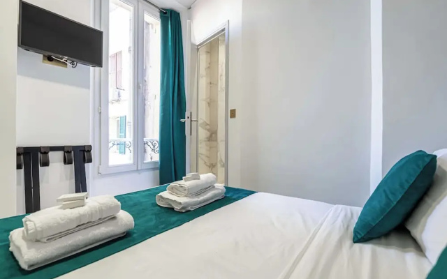 Hotel Avaton - Family Bedroom - Cannes Palais
