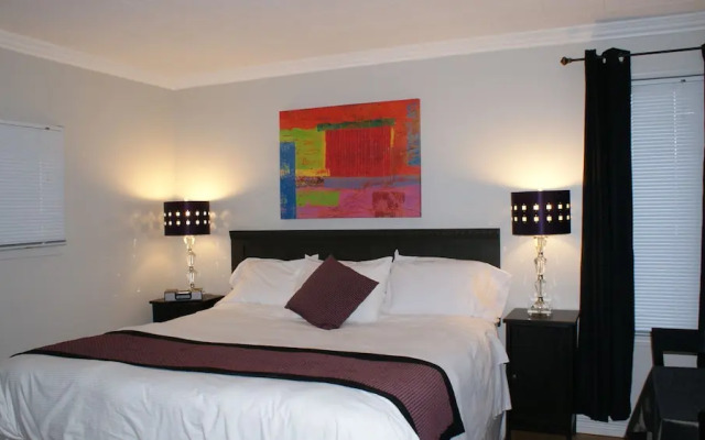 The Water's Edge Inn