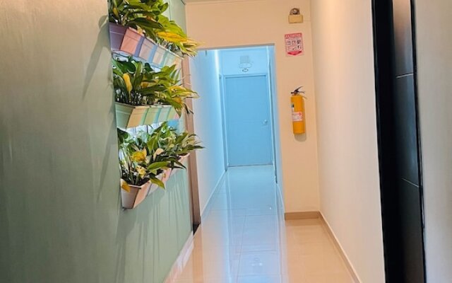 Kromatic Hostel
