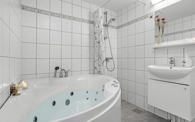 Stunning Apartment in Allinge With 1 Bedrooms and Wifi