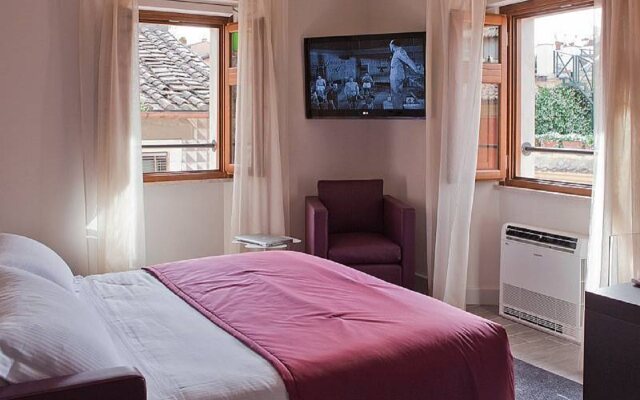 Navona Palace Luxury Inn