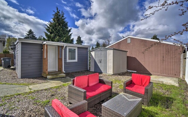 Inviting Bremerton Home Near Hiking & History