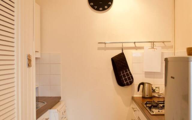 1 Bedroom Flat Near Dalry Area