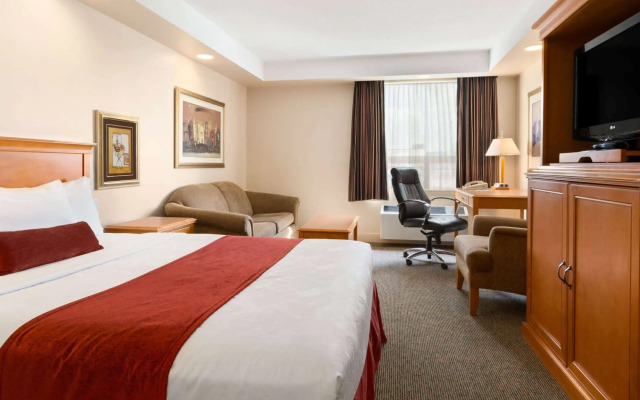 Travelodge by Wyndham Spruce Grove