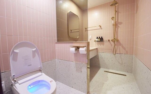 Busan Denvastar Signature Hotel