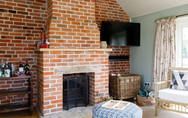 Impressive Country Estate Sleeps 17
