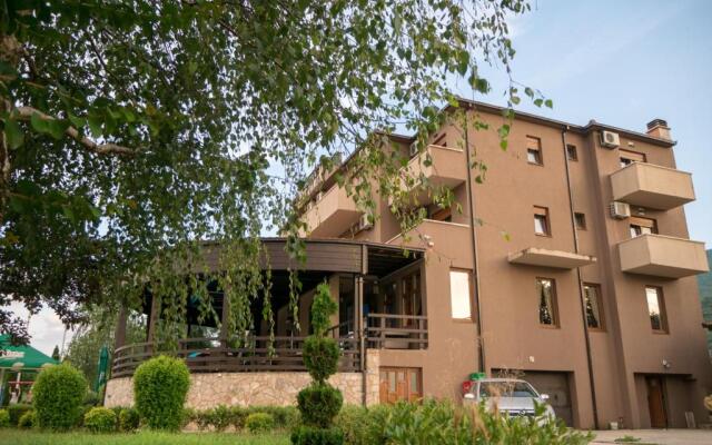 Hotel Perjanik