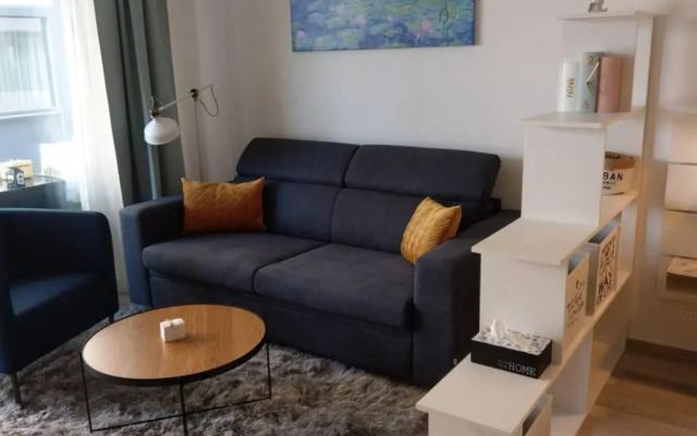 MARIA, Modern studio apartment with private parking