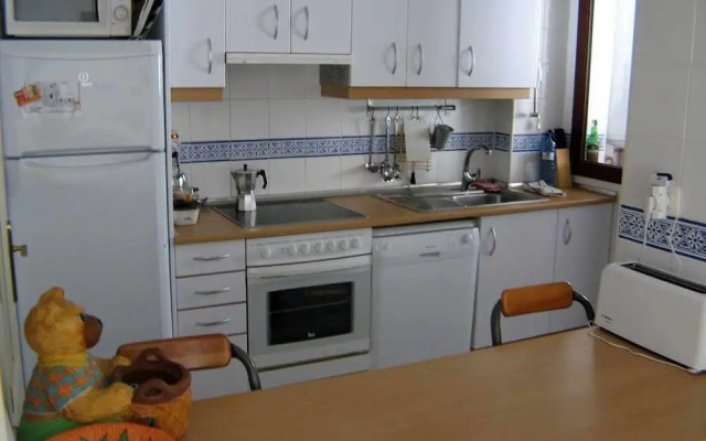 Venavera H21a - 2 Dorm / 1bath Walk to Beach