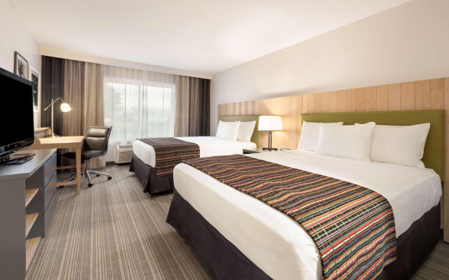 Country Inn & Suites by Radisson, Chippewa Falls, WI