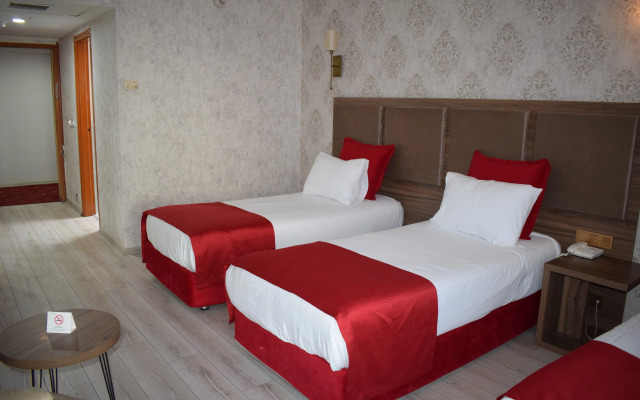 Euro Plaza Hotel