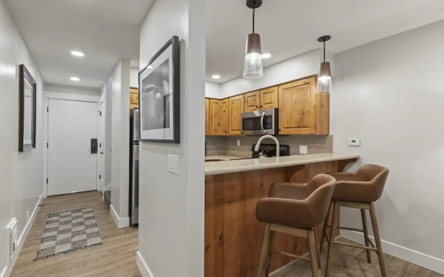 Snow Flower 078 3 Bedroom Condo by RedAwning