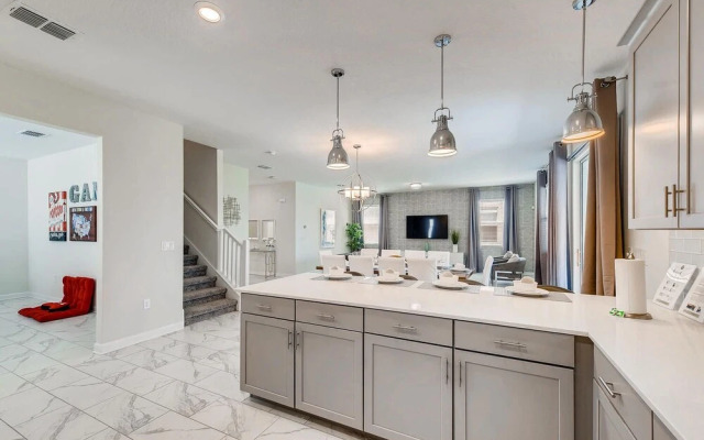 1596 MC - Enchanted 6BR Villa: Pool, Magic for 14