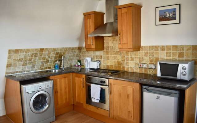 1 Bedroom Apartment Centrally Located in Brighton