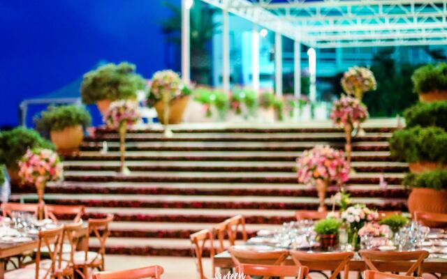 Al Bustan Hotel
