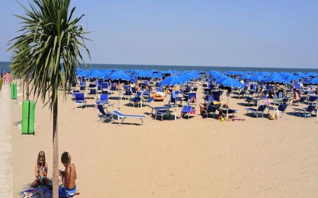 Cozy Villa With Large Garden Near the Beach