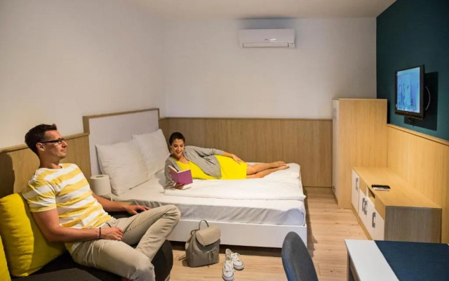 Aqua Camp Mobilhazak - Thermal Kemping Tiszakecske