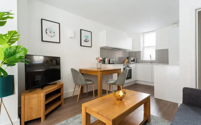 Flying Butler Victoria - Vincent Square/Bloomburg Street