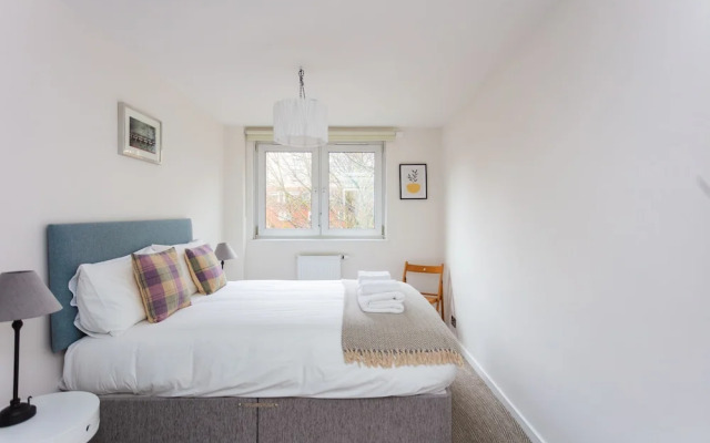 Spacious Central 3 Bedroom Apartment in Old Street