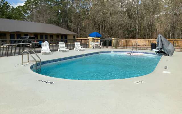 Days Inn by Wyndham Lake City I-10