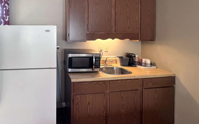 Rodeway Inn & Suites