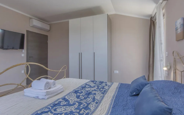 Luxuriously Equipped Villa With Private Pool Offers you an Excellent Vacation - Villas_and_Bungalows in Porec - Photo 3