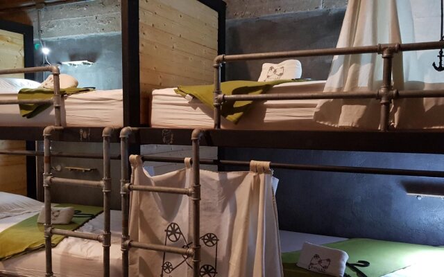 Pulley Hostel Hua Hin