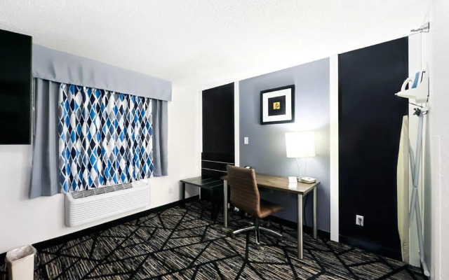 Blaine Town Inn & Suites