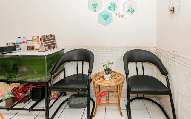 OYO 94069 Mp Room