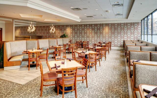 DoubleTree by Hilton Milwaukee Downtown