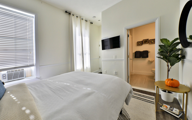 Modern Studio in South End!
