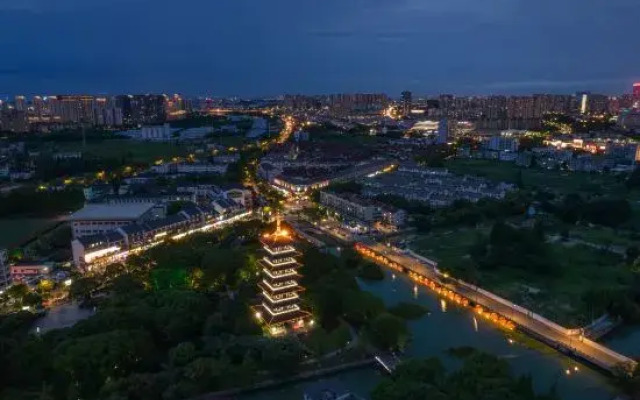 Suzhou Huaxi Meishi Hotel (Heiyi Wujiang Branch)