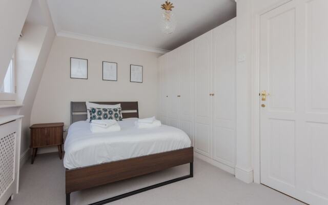 Newly Refurbished 4 Bedroom House in East London